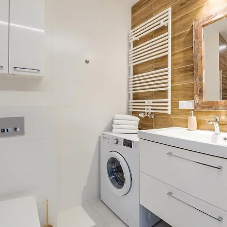 Garden Gates, Sun & Snow Gdańsk