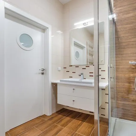 Garden Gates, Sun & Snow 公寓 *