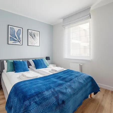 Garden Gates, Sun & Snow * 格但斯克