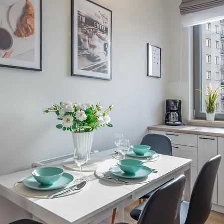 Garden Gates, Sun & Snow * Gdańsk