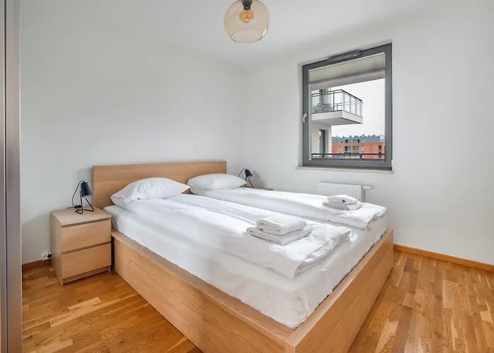 Garden Gates, Sun & Snow Gdaňsk