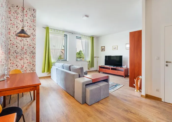 Garden Gates, Sun & Snow