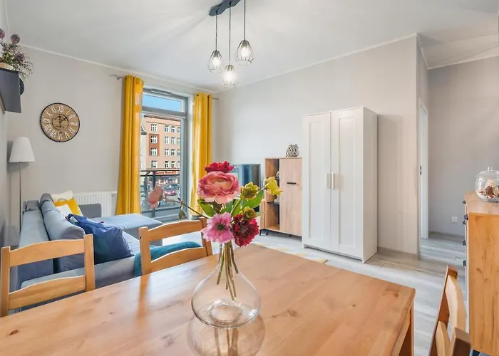 Garden Gates, Sun & Snow * Gdaňsk