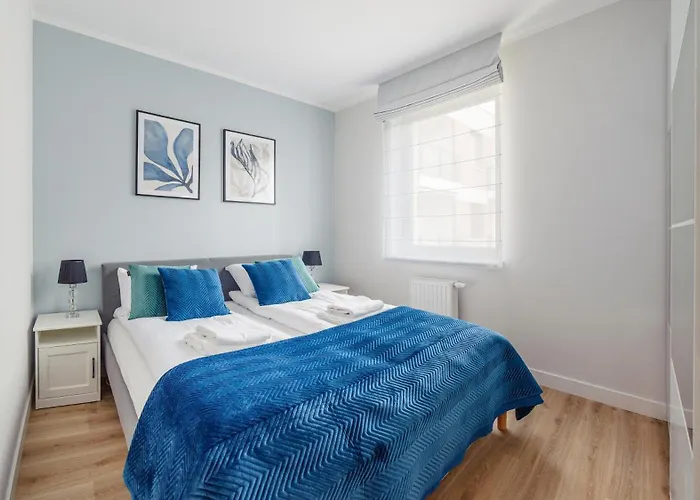 Garden Gates, Sun & Snow * Gdańsk