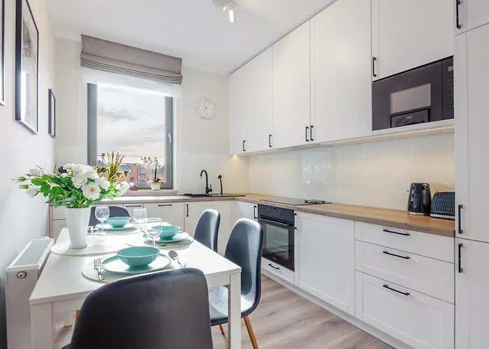 Garden Gates, Sun & Snow Gdańsk